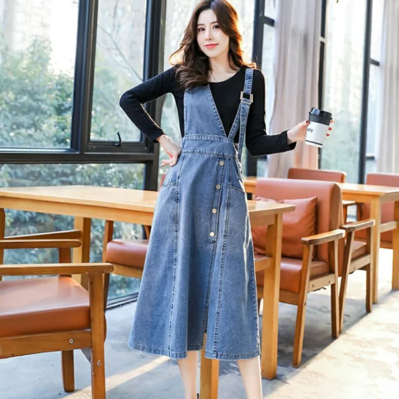 

Винтажное джинсовое платье на бретелях, женское платье 2025, новинка весны и лета, модное свободное джинсовое платье средней длины без рукавов, уличная одежда