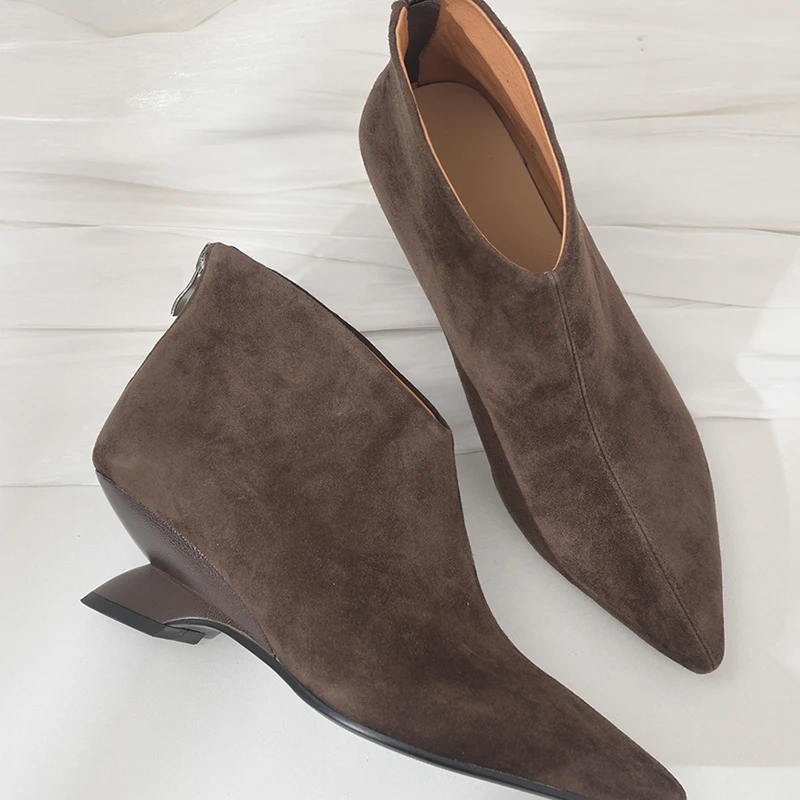 

Small Niche 5Cm Irregular and Spring and Autumn Simple Pure Color French Retro Pointed Short Boots for Women
