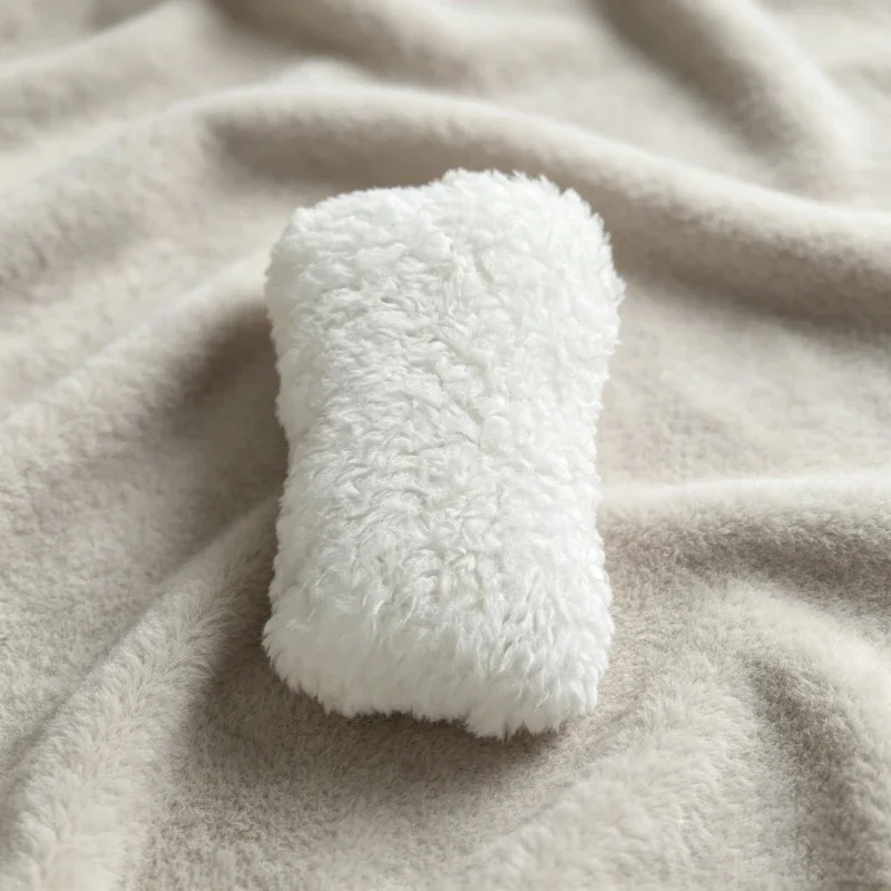 White Fluffy Posing Cushion Soft Support Pillow Auxiliary Tool For Studio Newborn Commemorative Portrait Shooting Scene Layout