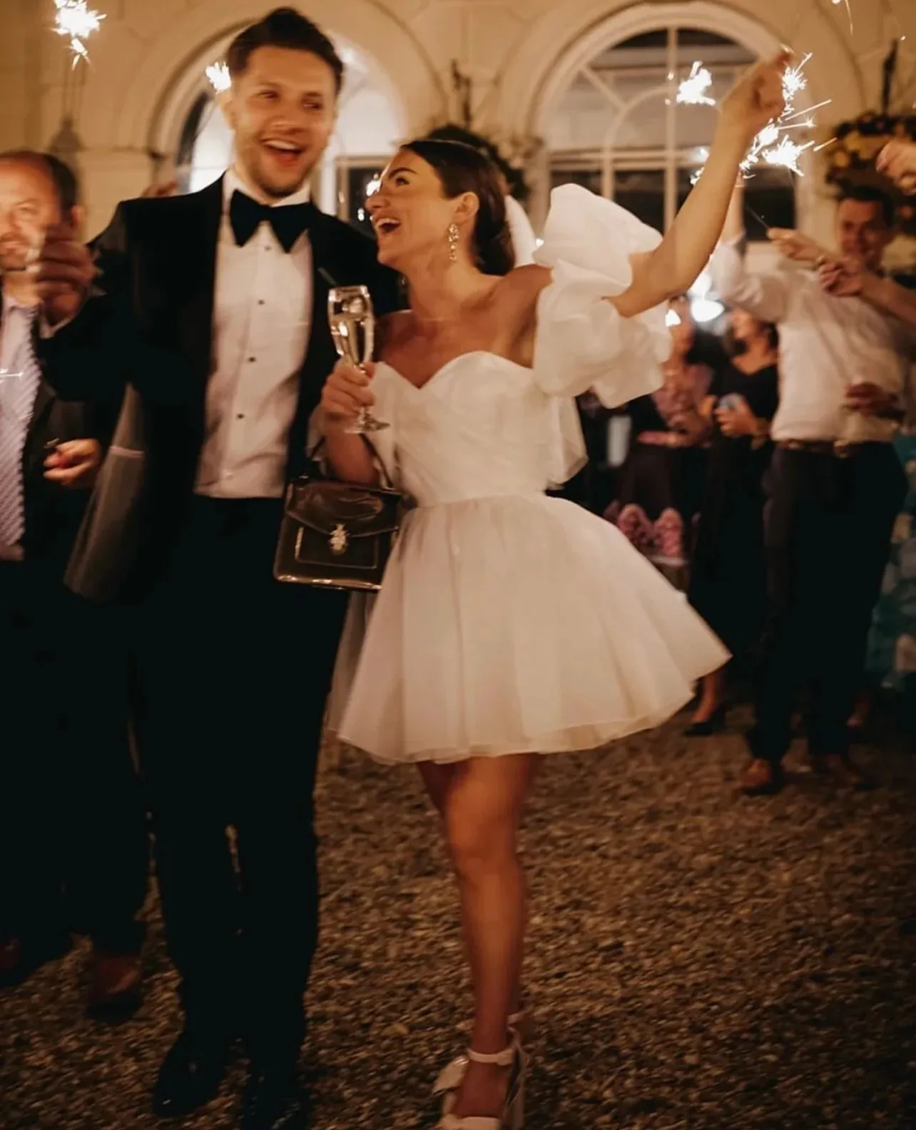 2026 ショートオフショルダーウェディングドレス女性取り外し可能なパフィースリーブブライダルガウンエレガントなアフターブライドパーティーベスティドスデノイバ