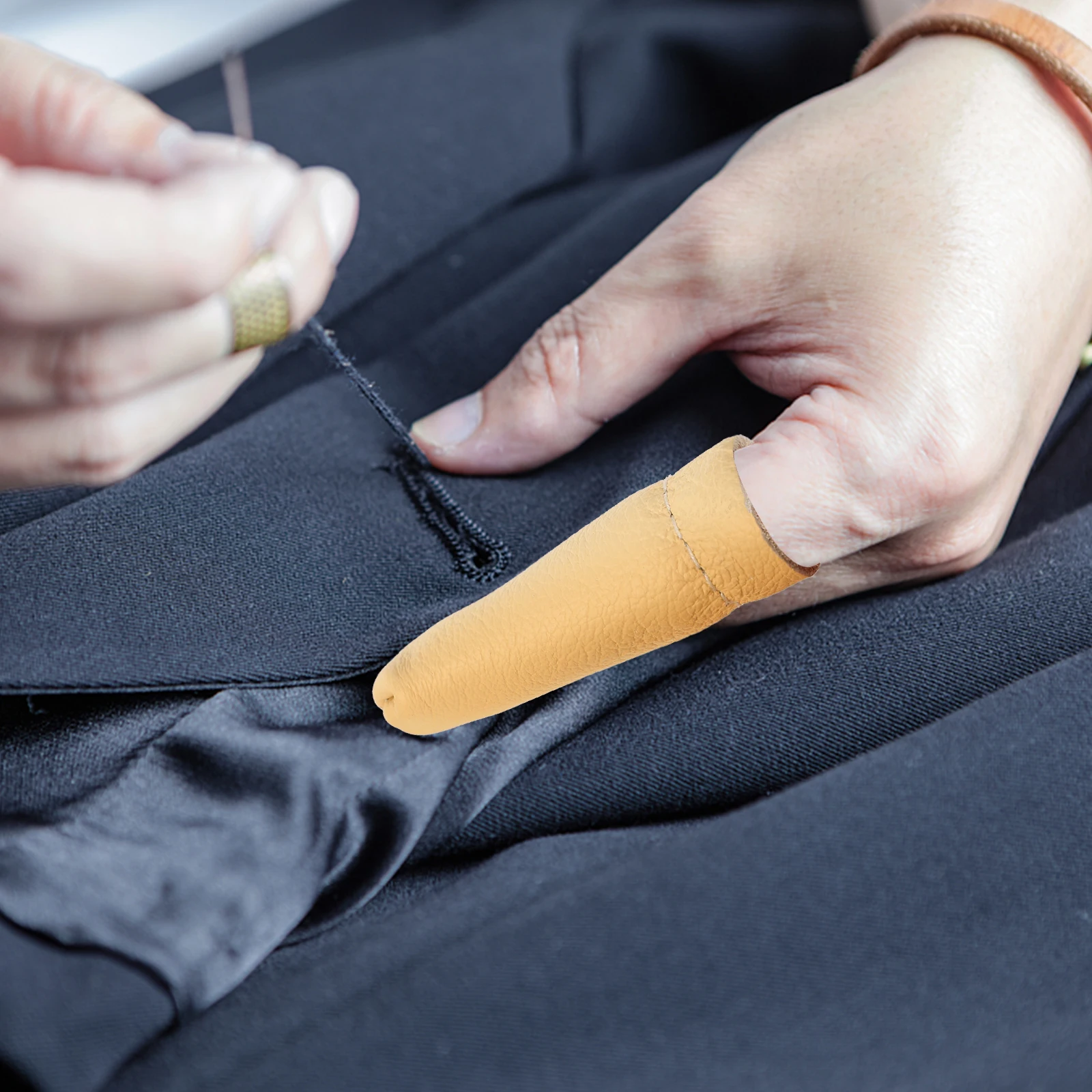 

20pcs Finger Protectors Wool Felting Thimble Cots Sewing Diy Soft Durable Finger Guards Craft Needlework Tools Pack Of