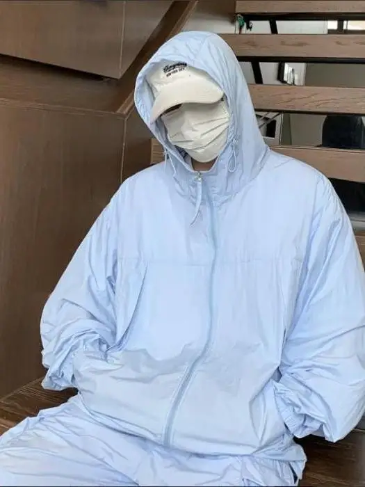 

Модная свободная легкая ветрозащитная одежда с капюшоном и длинными рукавами для мужчин, повседневная, из нейлоновой ткани, молодежный размер