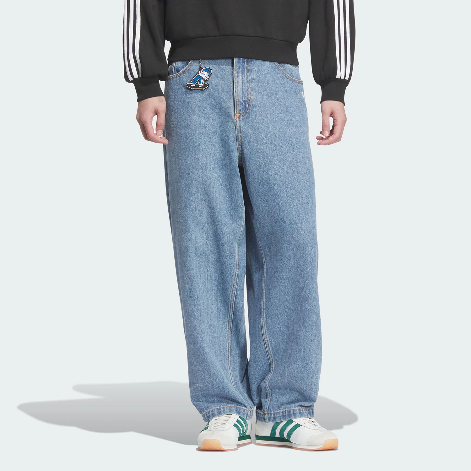 

Adidas genuine Three Stripes Men's Loose and Simple Denim Sports Pants JV6942