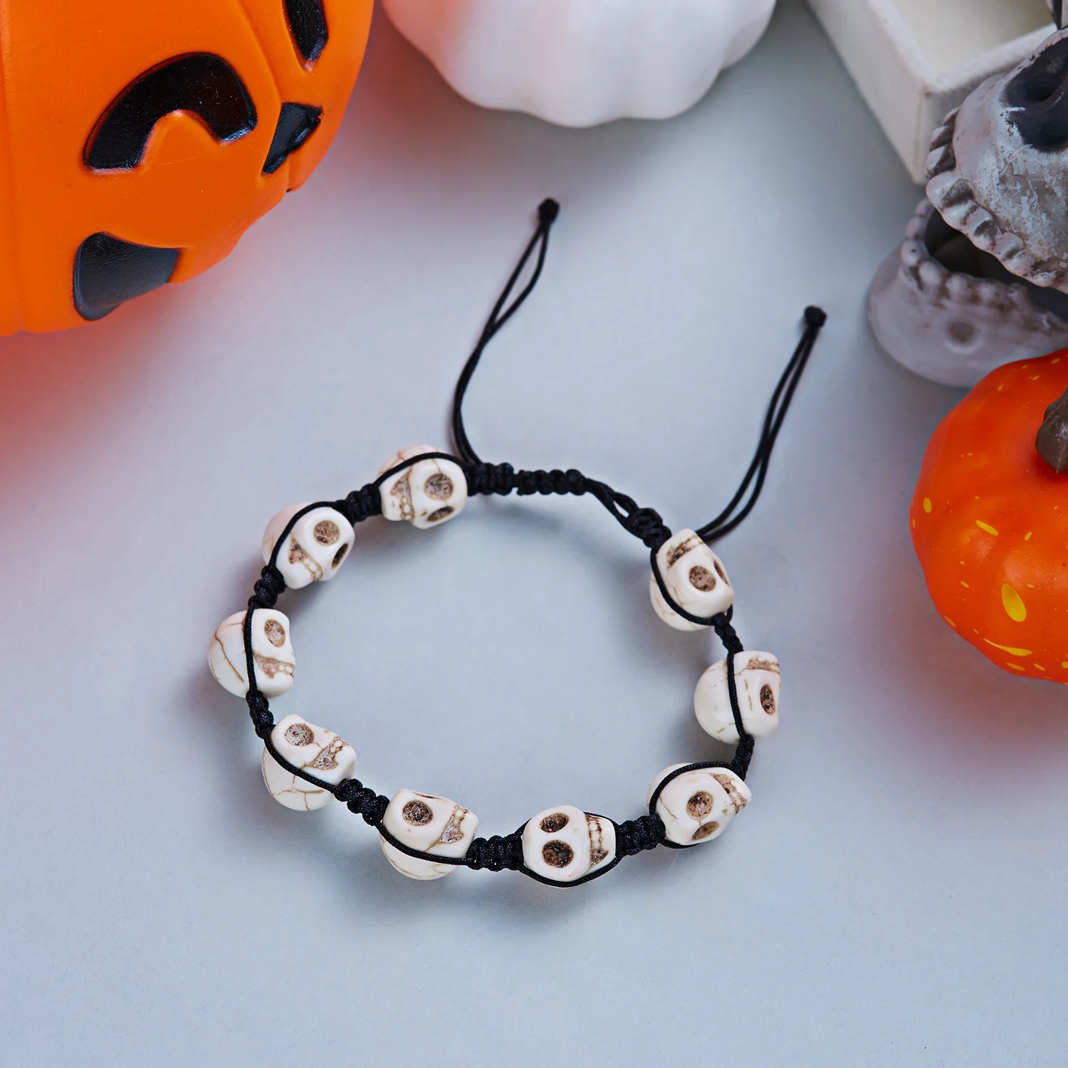 Gothic Skull Stone Stretch Bracelet for Women Halloween Statement Beaded Bracelet Trick or Treat Accessories