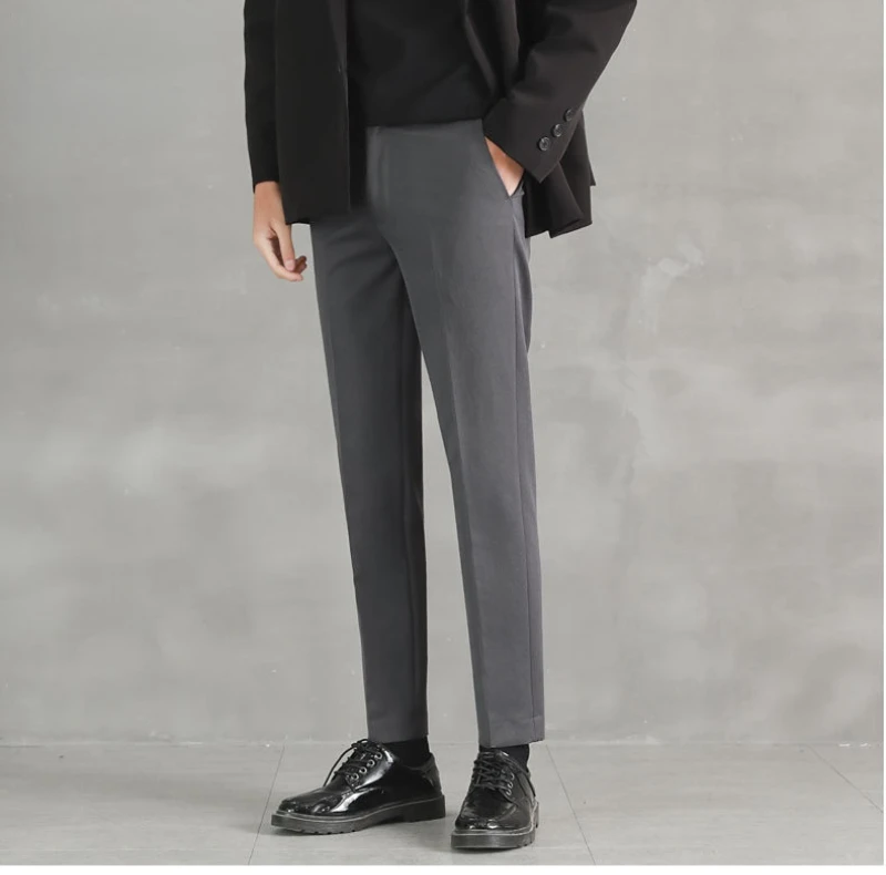 MRMT 2024 pantaloni nuovi di zecca pantaloni corti drappeggiati da uomo Trend pantaloni Casual da uomo con piede piccolo pantaloni dritti da uomo