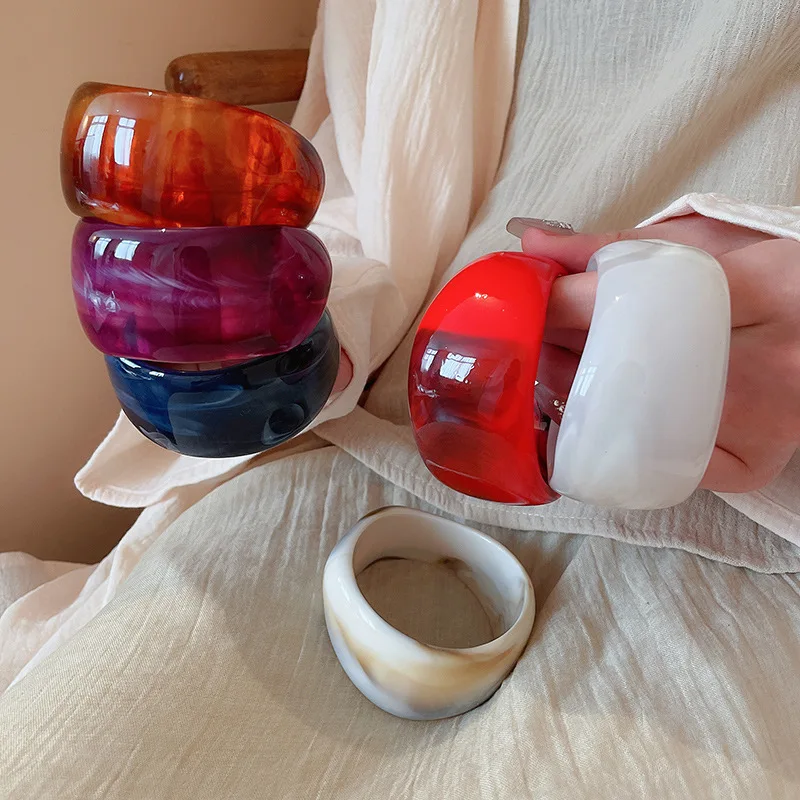 Bracelets à visage large pour femmes, taches irrégulières, personnalité, simples, tempérament à la mode, bijoux à main haut de gamme, vente en gros