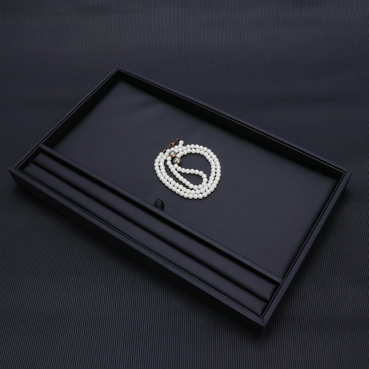 

Лоток для ювелирных изделий из искусственной кожи, лоток для хранения, подставка-держатель, органайзер для ожерелья, кольца, подвески (черный)