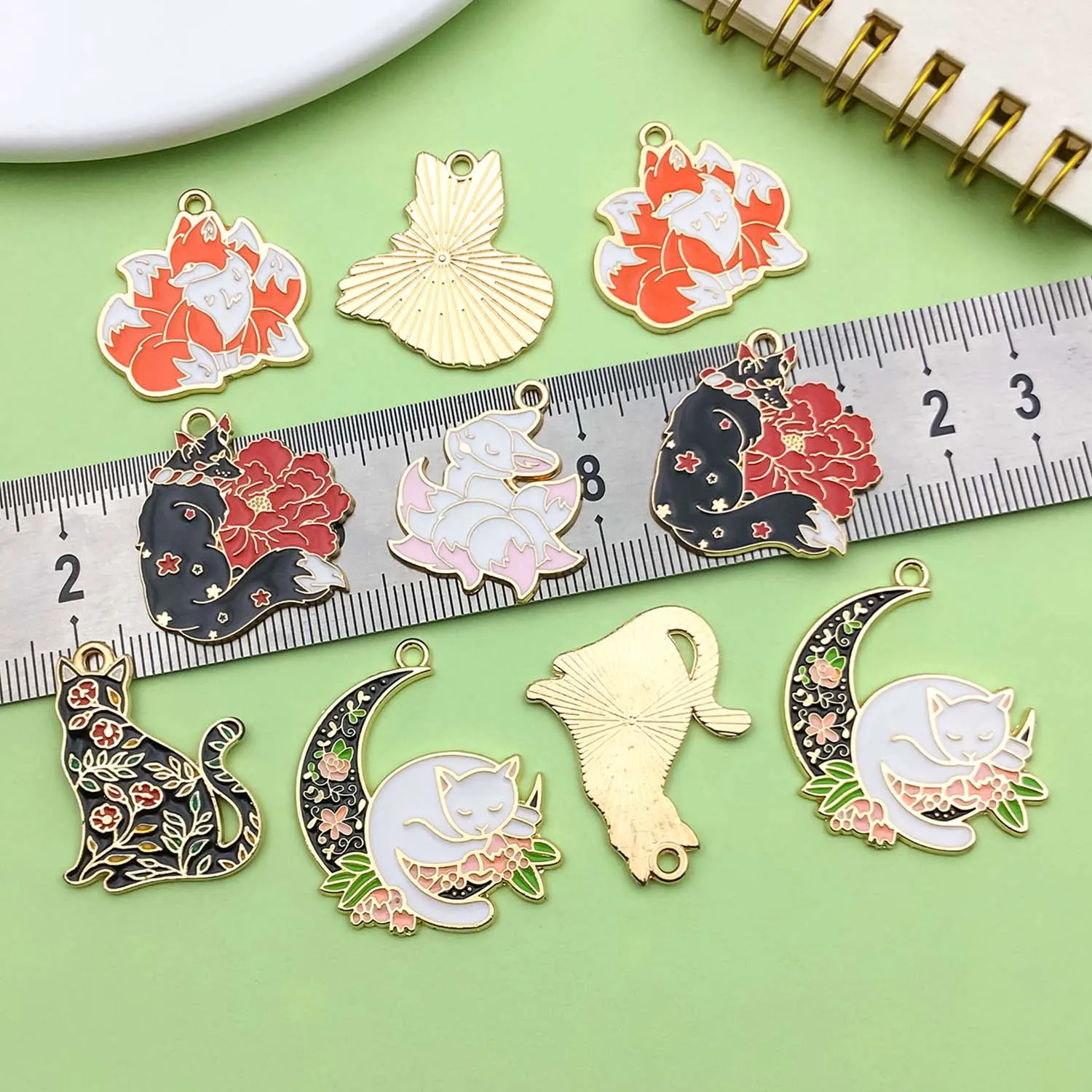 10/12pcs Enamel Cute Animal Charms Alloy Wolf, Fox, Cat Design Pendants For DIY Bracelet Necklace Jewelry Making Accessories