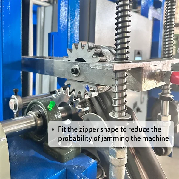 Herstellung von Reißverschlüssen, langer Nylon-Reißverschluss mit Färbung, Bügelmaschine, Reißverschluss-Herstellungsausrüstung