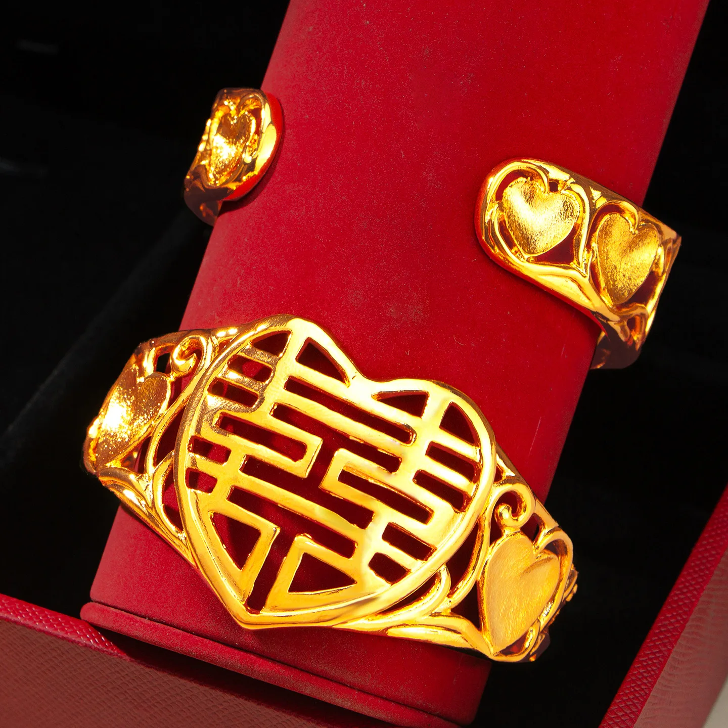 9999 Gold Hollowed-Out Heart-shaped Wedding Bracelet for Women - Luxury Lightweight Open Design - Wedding Gift