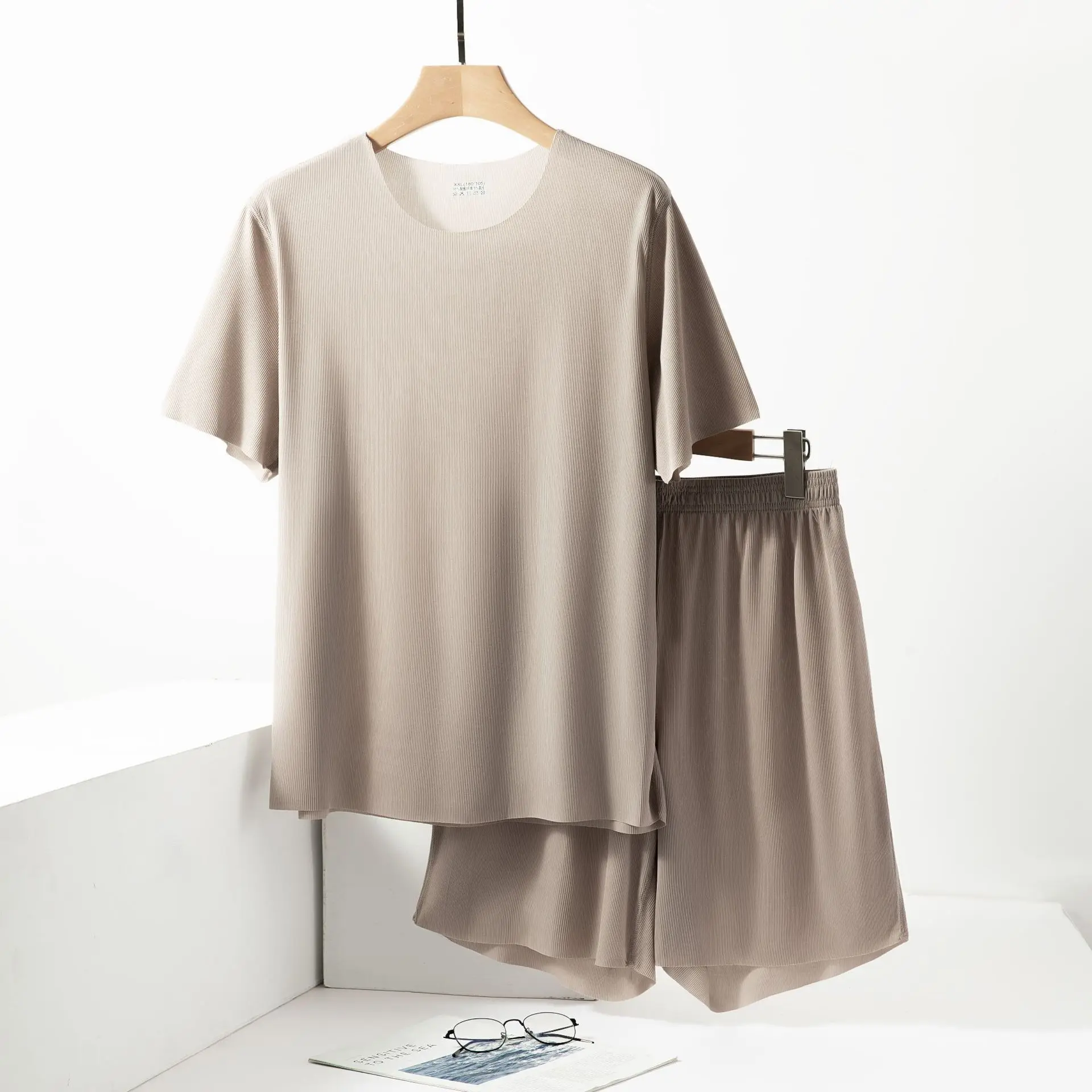 Men-brown-solid color