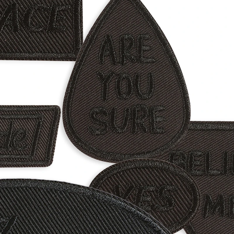 10 Stück selbstklebende Applikationsaufnäher für Jacken, lustige Mini-Wärmeübertragungs-Aufkleber, schwarze Aufkleber für Kleidung, Kinder-Aufnäher, Buchstaben – Detail 5