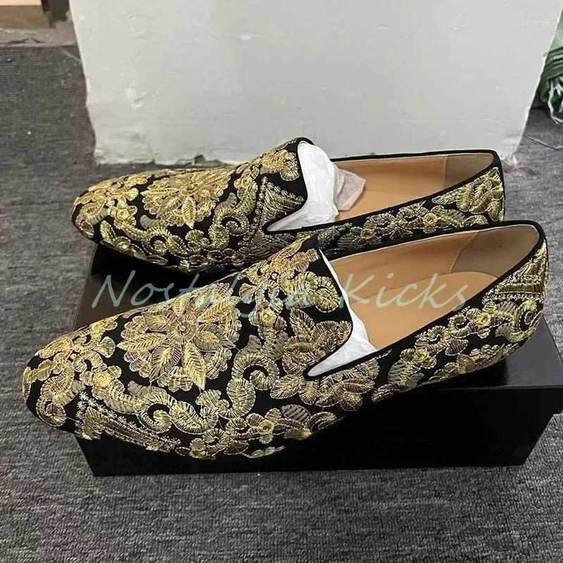 

Fashion Black Slip On Soft Leather Loafers Casual Gold Embroidered Formal Derby Shoes Versatile Comfort Men's Wedding Shoes