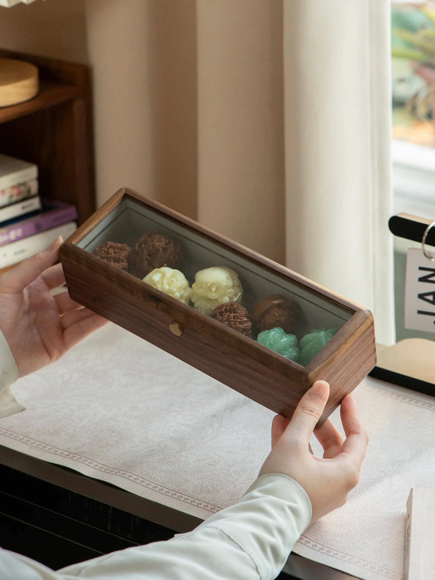 

High-End Walnut Storage Box Wood Display Box Large Capaci Cultural Plaything Placement Box Vintage Handmade Woodworking