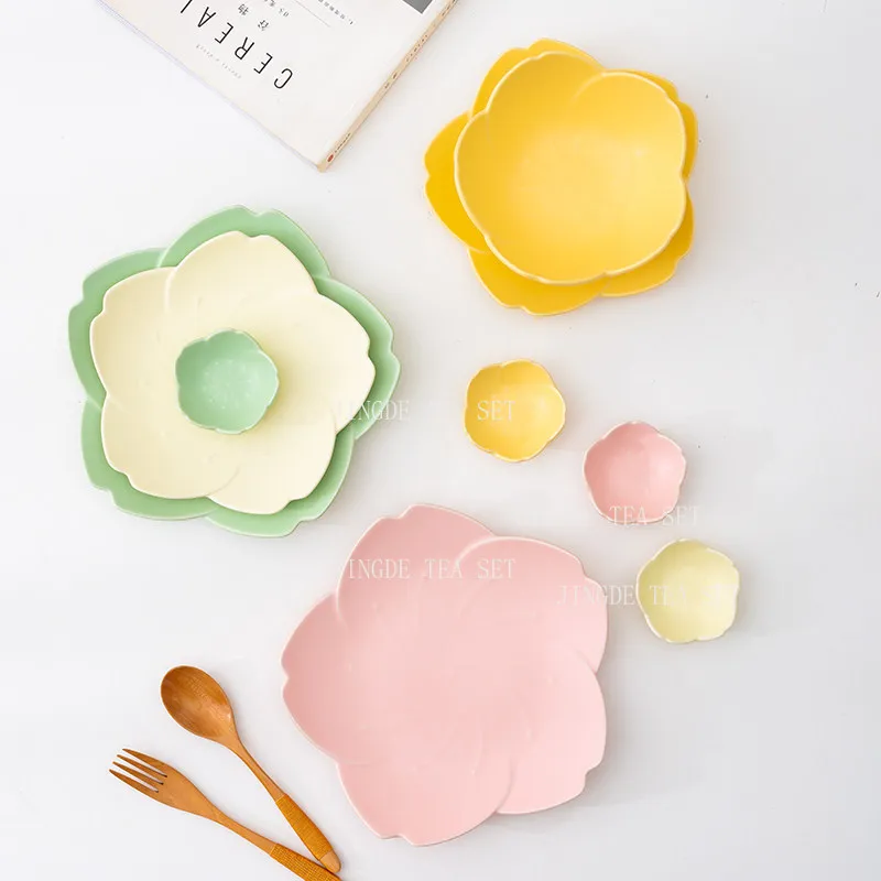 Japanese Sakura Shaped Ceramic Dinnerware Set with Plates and Bowls for Home Kitchen and Dining Table Tableware Dinner Plates