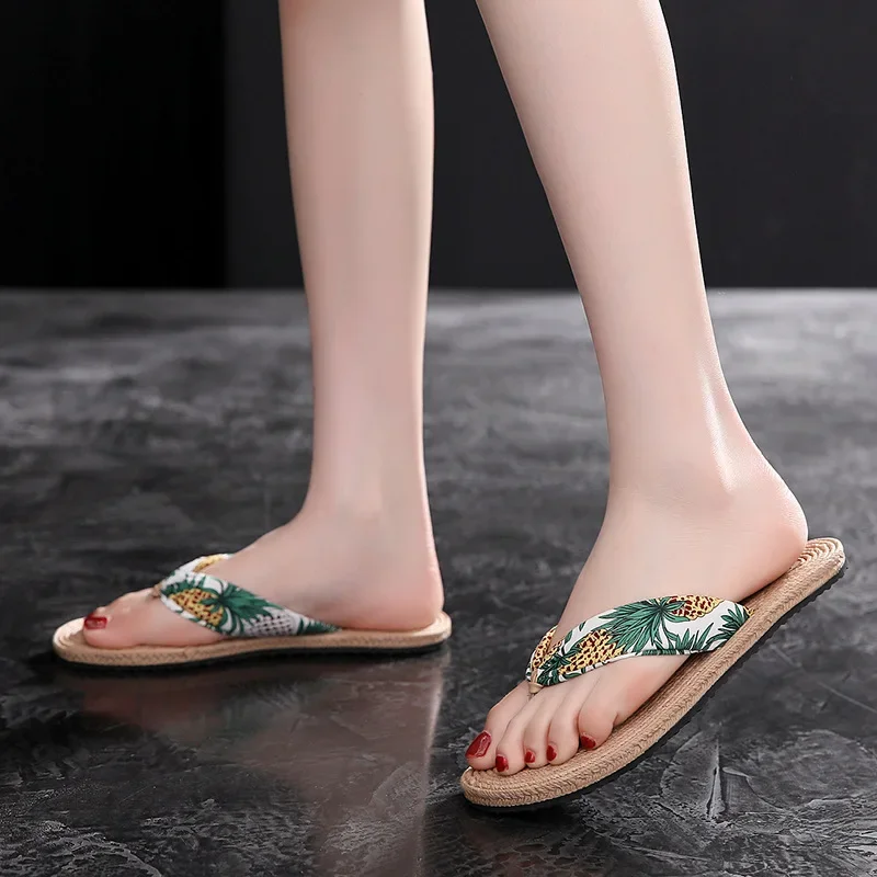 Beach Flip-flops Soft Bottom Slippers Summer Women Fashion Non-slip Flat Outdoor Simple Bohemian Ladies Indoor Bathroom Shoes