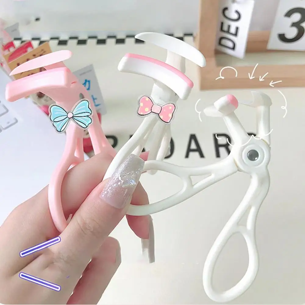 أداة تجعيد الرموش المحمولة الإبداعية ذات الزاوية الواسعة/مشبك جزئي احترافي مع وسادة سيليكون تناسب جميع مكياج النساء على شكل رموش