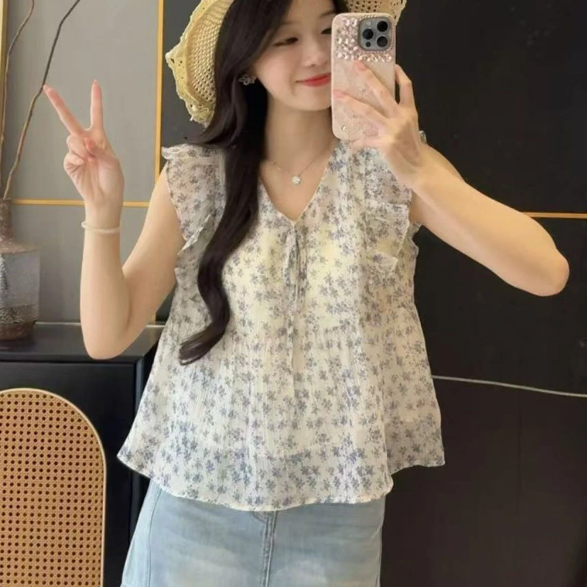 

Женский летний дизайн с цветочным принтом в стиле ретро, утягивающий топ с v-образным вырезом, элегантный повседневный топ Flng Sve