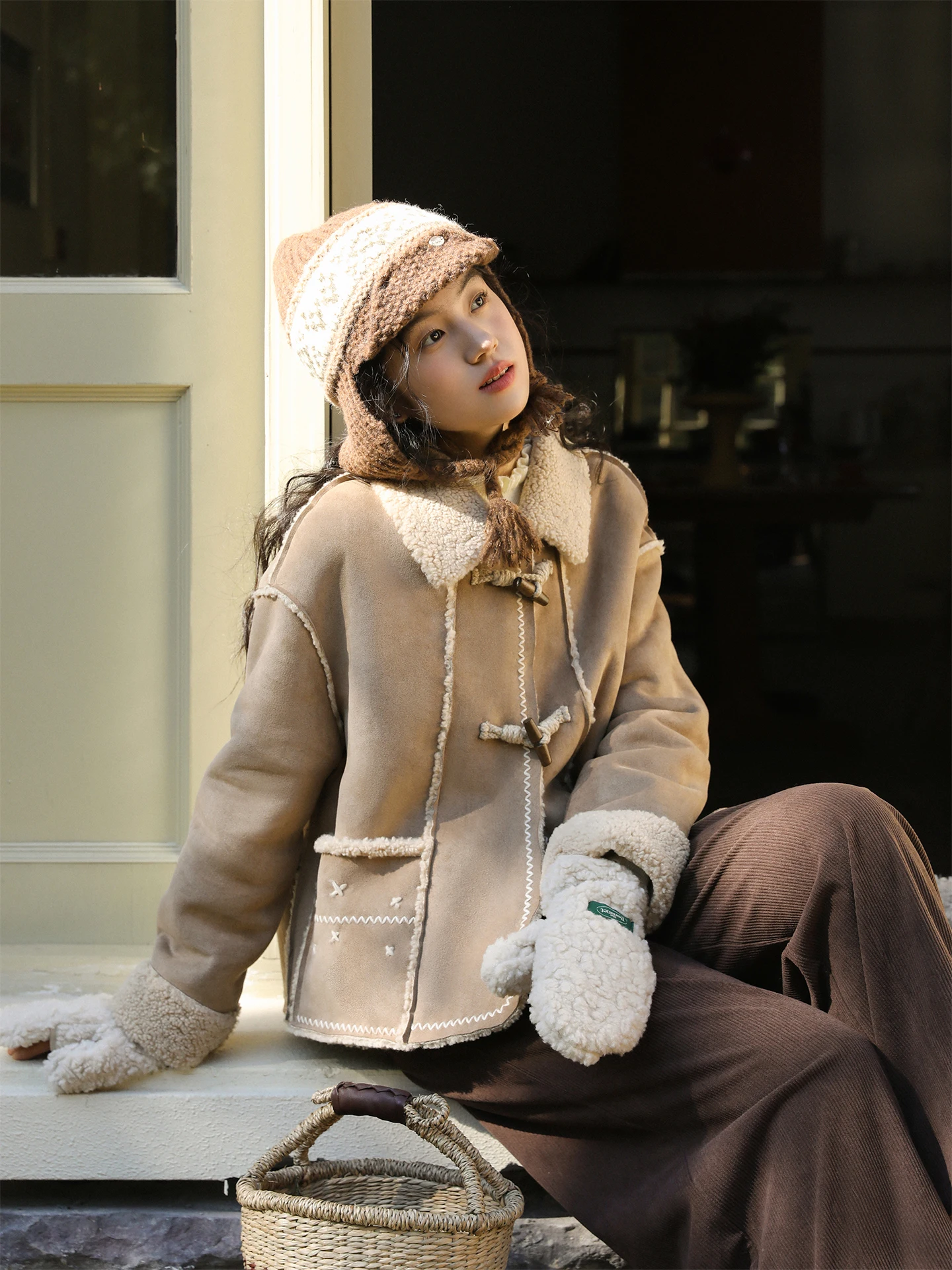 네소룸 핸드메이드 자수 숏 코트 여성용 겨울 빈티지 루즈 출퇴근용 탑 퍼 가죽 일체형 여성 아우터웨어