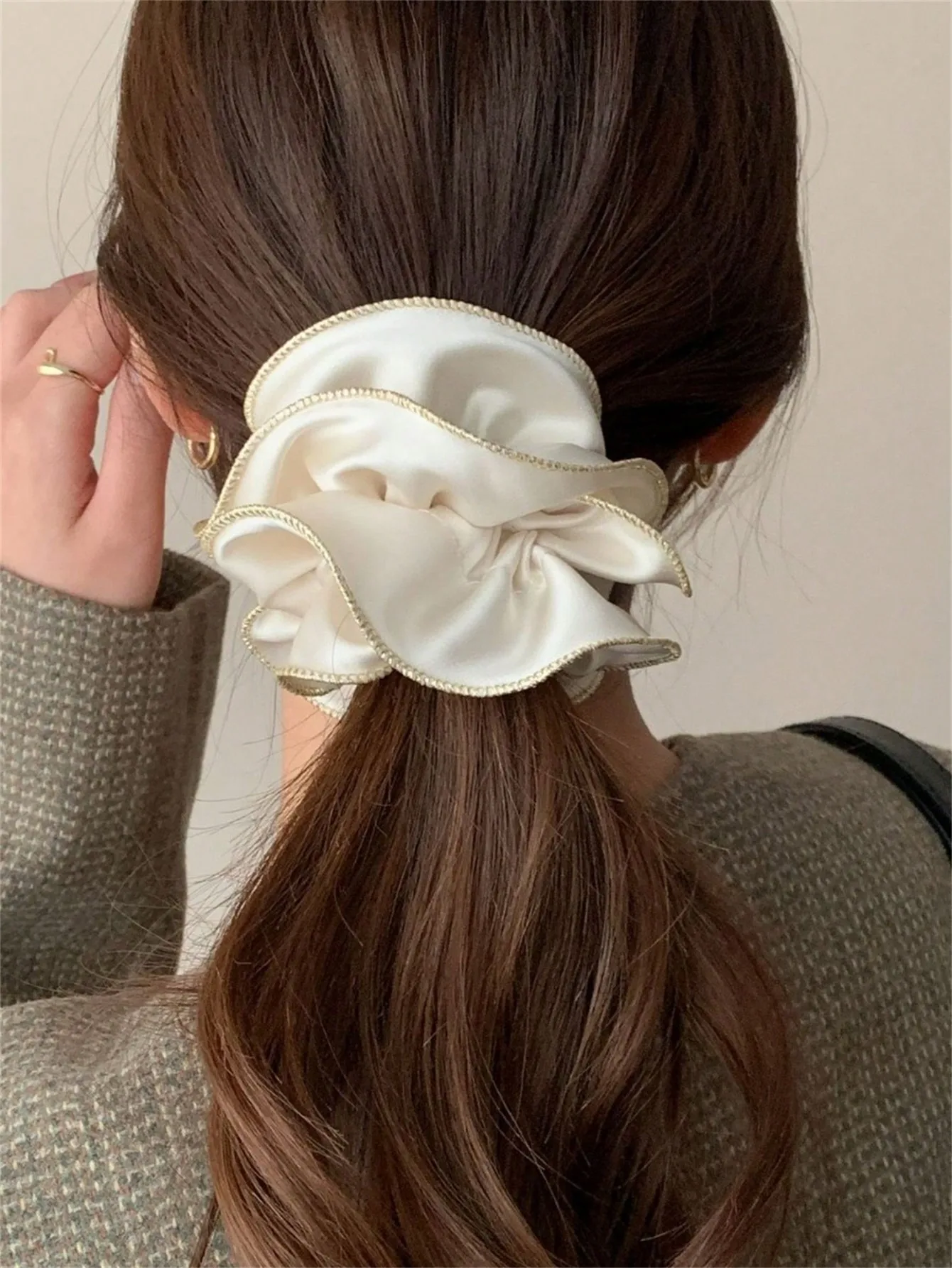 1 women\'s scrunchie new large scrunchie women\'s superior satin quality bun hair tie hair rope women\'s headwear