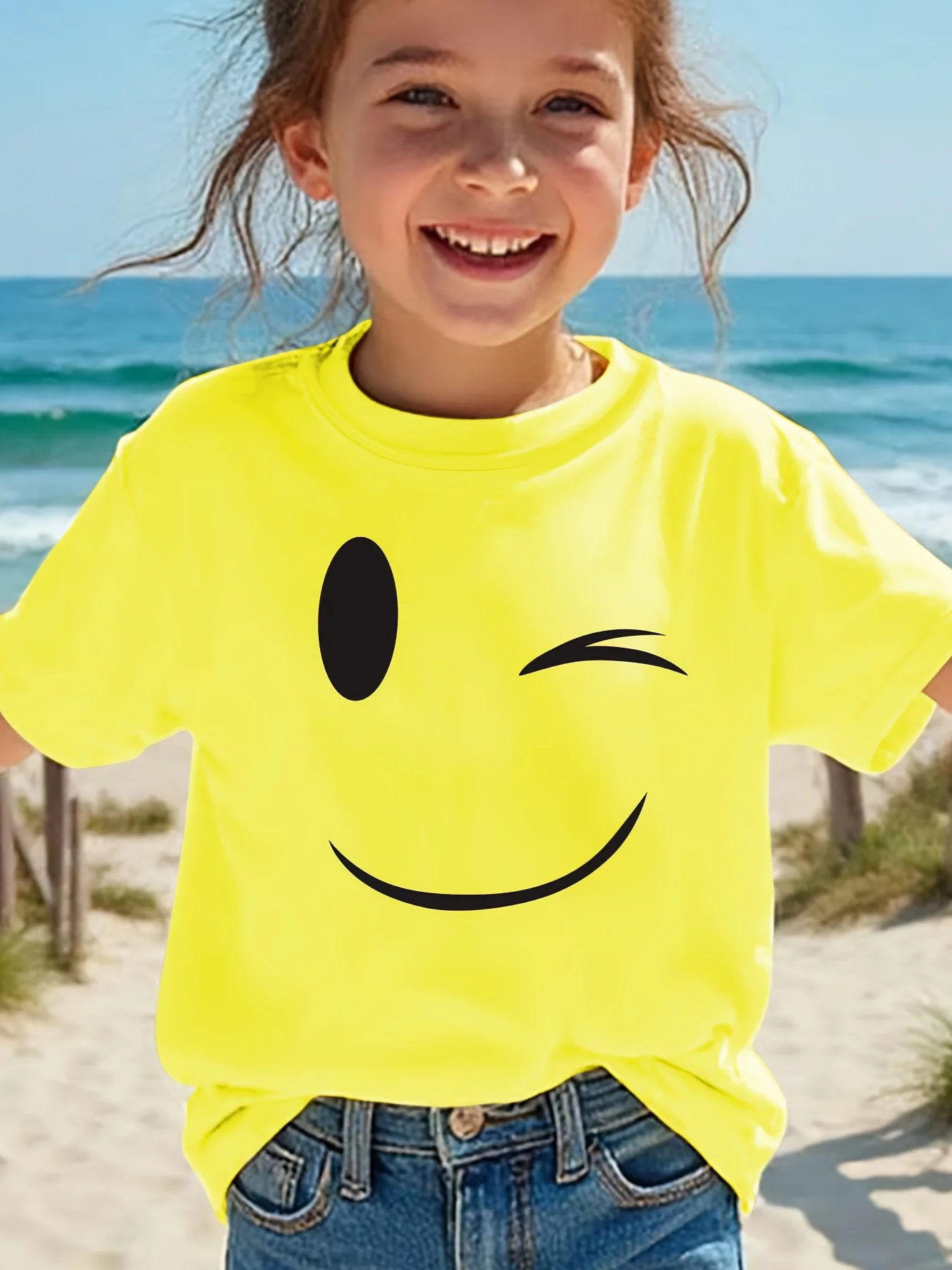 Girls Tee Winking Smiley Face Simple White Line Art Print Short Sleeve Soft Cotton Kids Casual Daily Wear Parent-child T Shirt