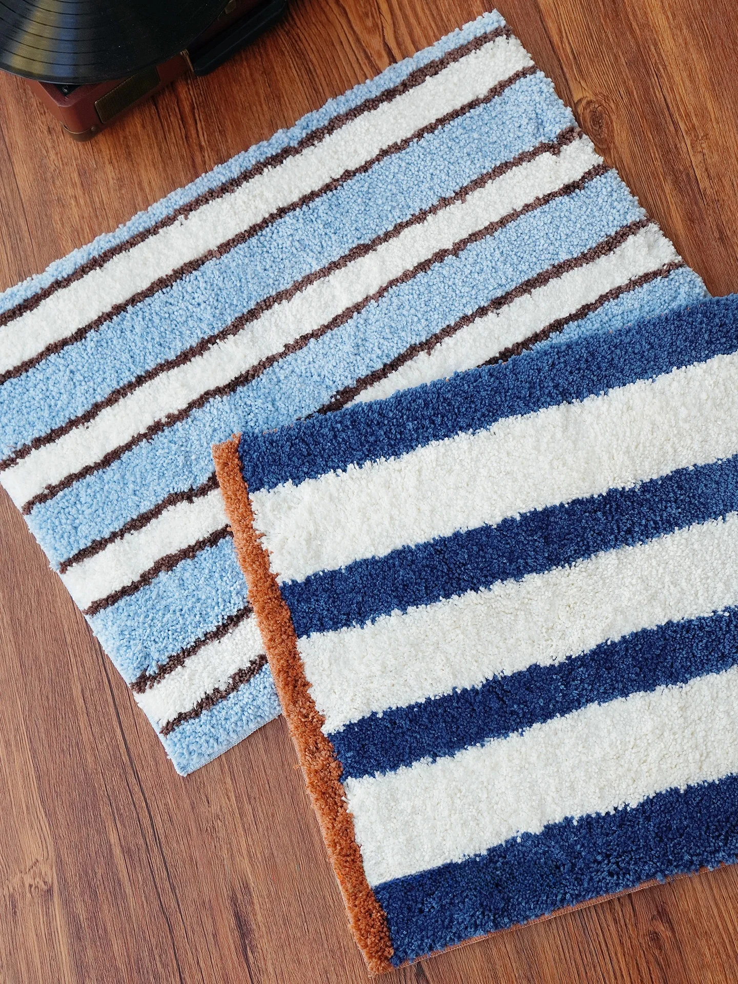 Waterproof Bathroom Mat Salt White Blue Stripes Vintage Style Absorbent Non-Slip Home Use Carpet for Bathroom Door