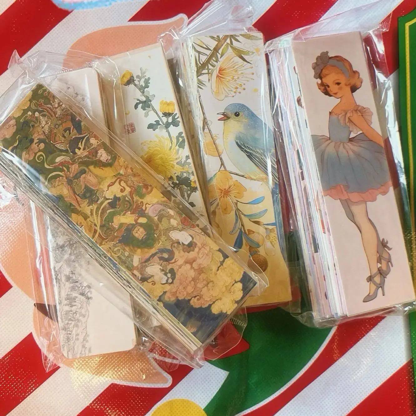 

30Pcs Minimalist Cute Girl Bookmarks Set Kawaii Paper Bookmarks for Students Teens Book Club Gifts DIY Craft Journaling Supplies