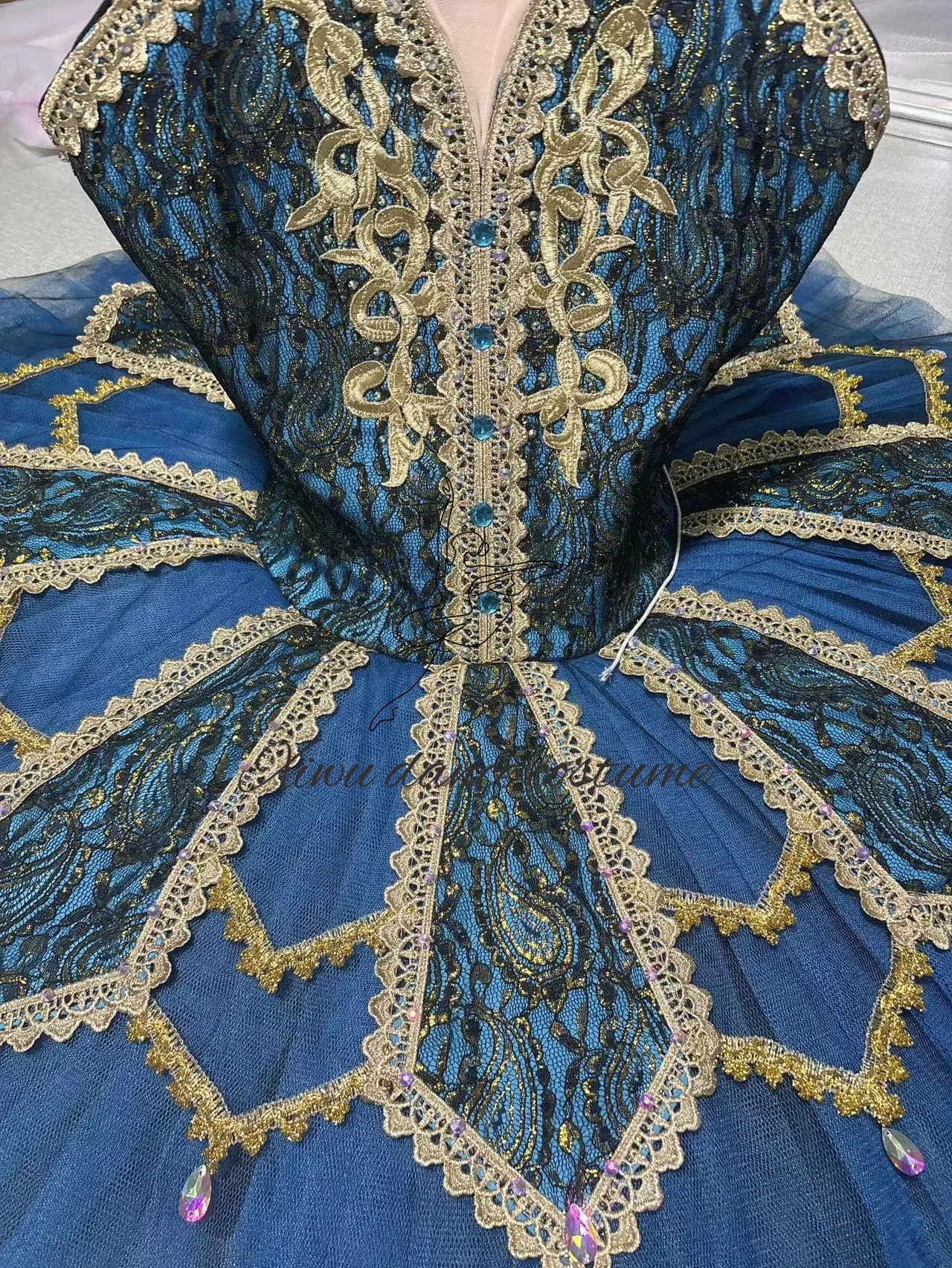 Abito da balletto da competizione di fascia alta in costume da balletto professionale di alta qualità su misura