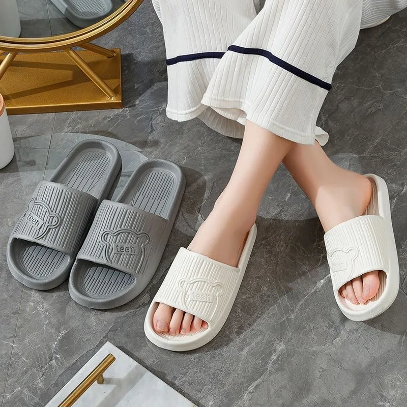 EVA Summer Slippers Women Cute Outdoor Non-Slip EVA Slippers Indoor Soft Sole Couple Sandals Male Beach Shoes Comfortable