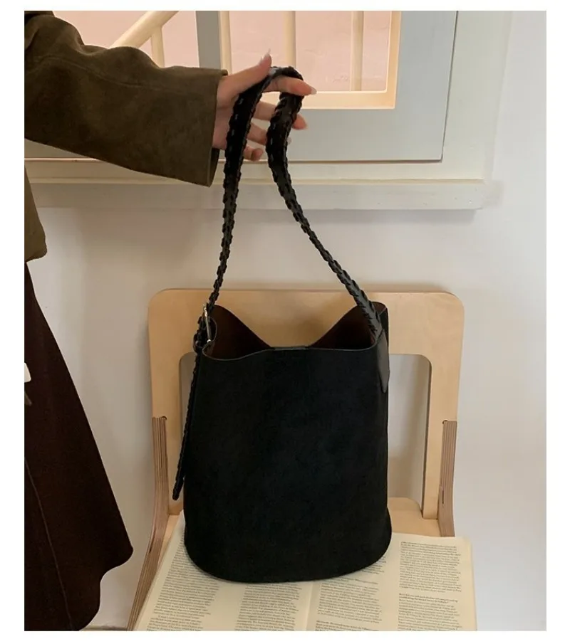 Mehrfarbige Wildleder-Schultertasche mit Verstellbarem Riemen, Lässiger Stil für Tägliches Einkaufen, Verabredungen, Pendeln und Kurzreisen – Detail 22