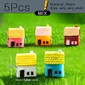 5 casitas pequeñas