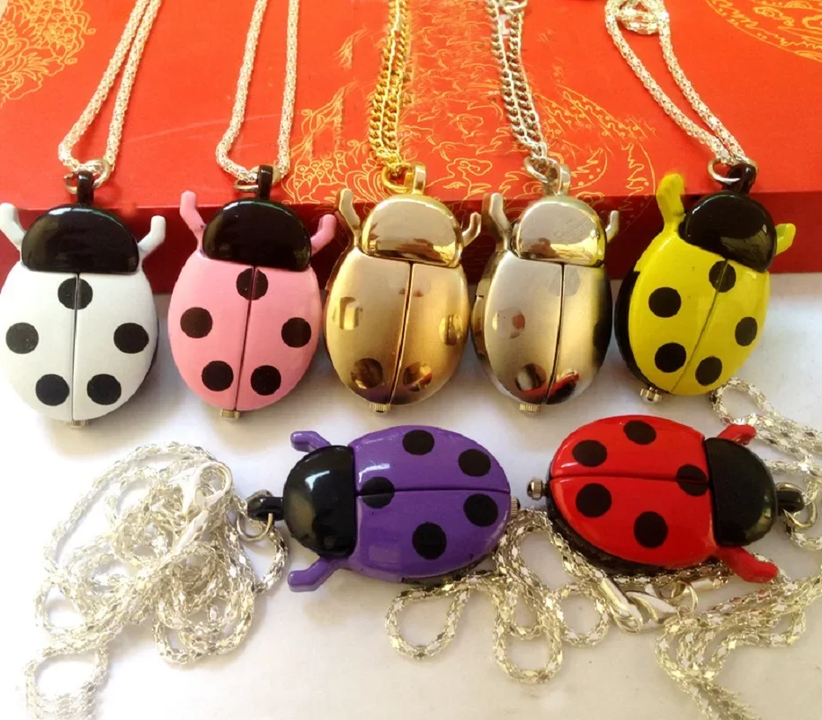 Cute Golden Ladybug Pocket Watch Necklace, Vintage Beetle Pendant Watch with Chain, Lightweight Novelty Clock for Kids Adults