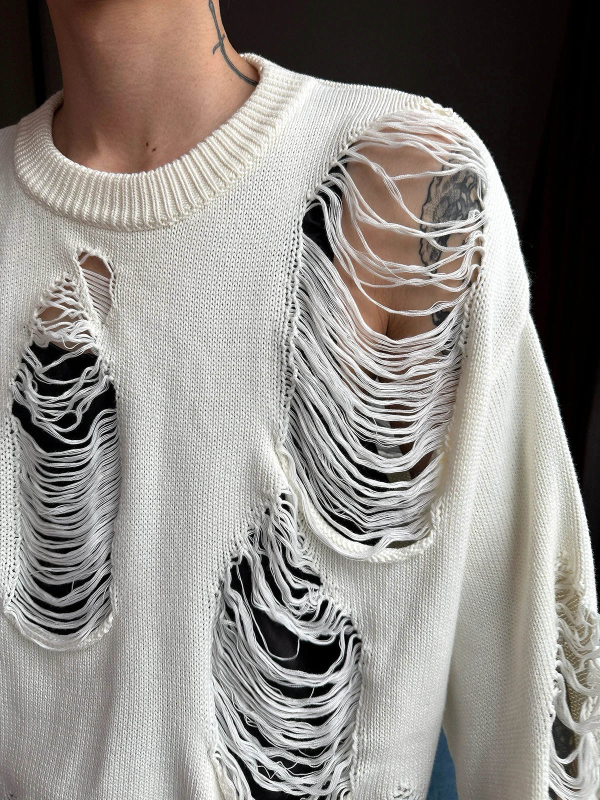 Men's 2025 Autumn Winter New Knitted Sweaters Loose Oversize Hole Knitwears Men's Fashion Round Neck Solid Color Knitted Tops