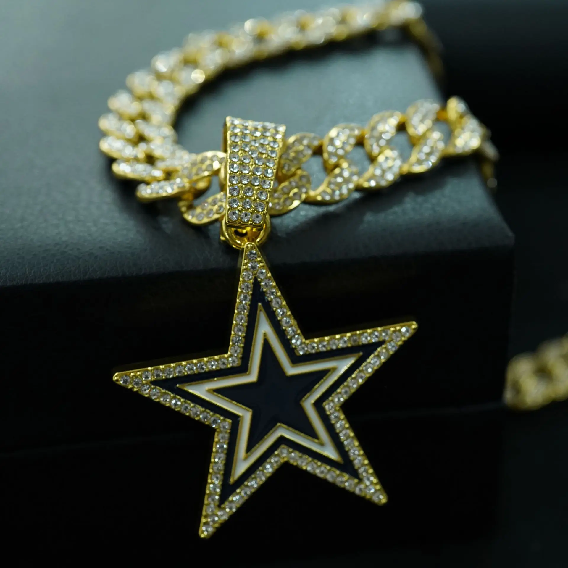 Fashion Five-Pointed Star Pendant Necklace Punk Unique Star Necklace For Women And Men Hip hop Fashion Jewelry
