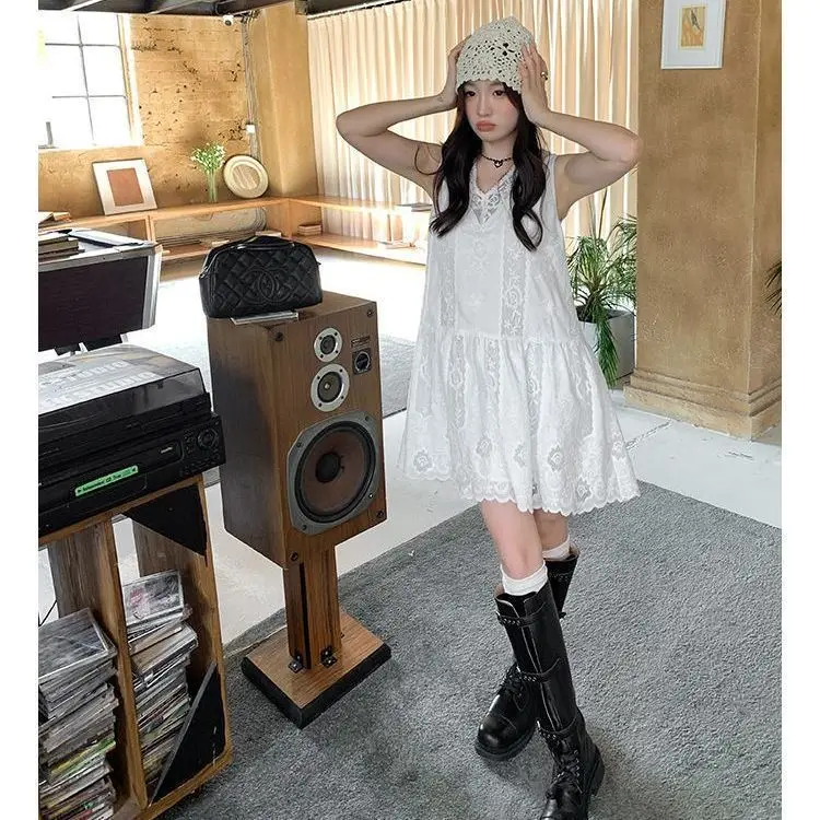 ​ ​ Verão parisiense renda shift vestido feminino decote em v alça larga camadas deslizamento fino ajuste bordado chique elevar elegância diária ​ ​