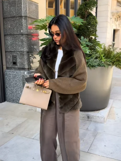 スタイリッシュで洗練されたジャケット、レトロでエッジの効いたレディースコート、デザイナーカジュアル、女性らしいエレガントな秋のアウターウェア