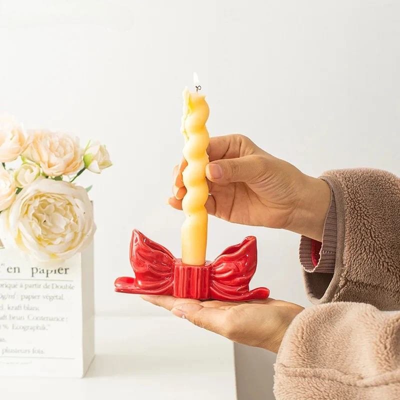 

Elegant Bow Candle Holder European Romantic Wedding Decoration Candlestick Holder Creative Home Decor Aromatherapy Candle Stand
