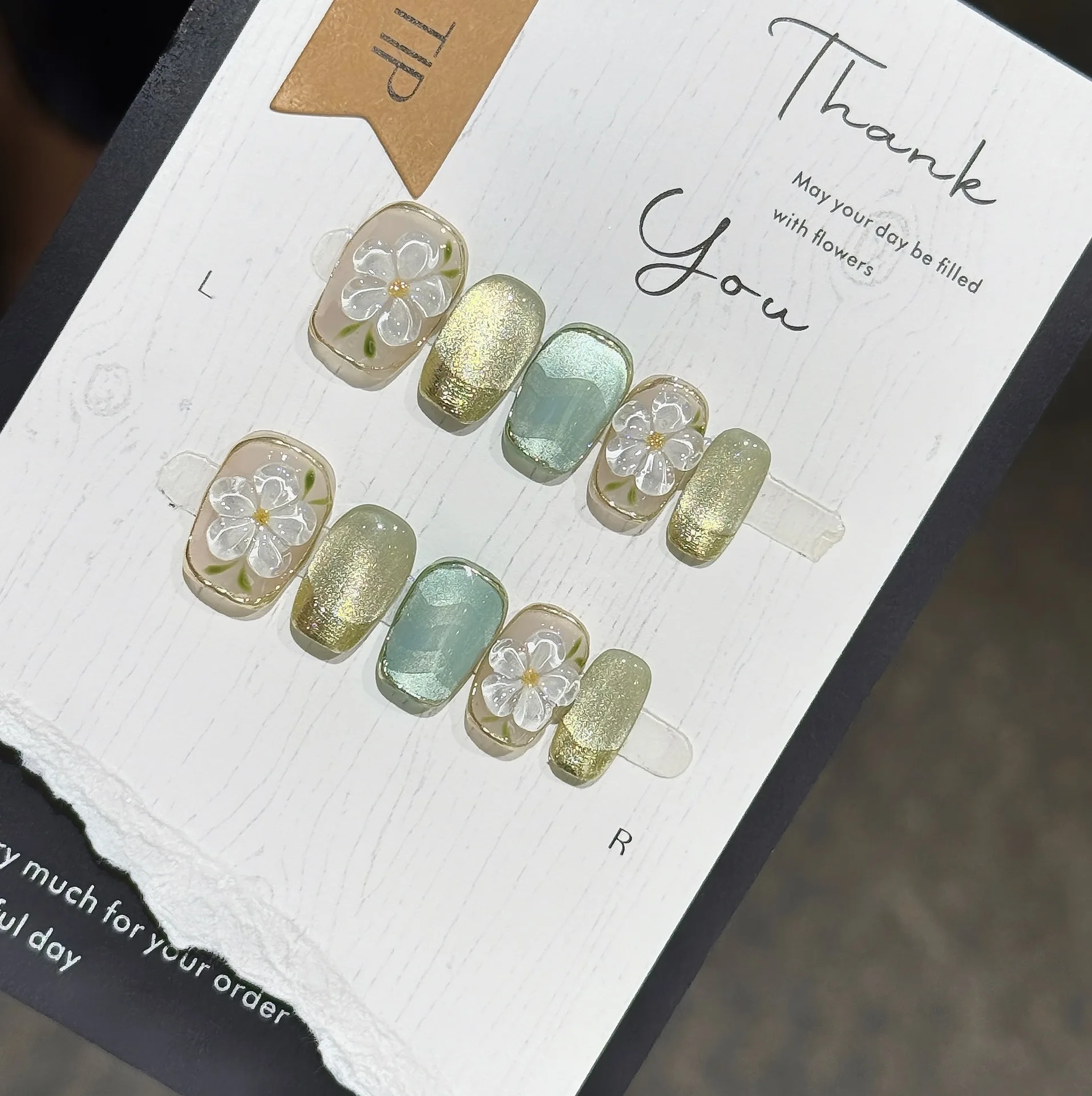 

Mint Mambo: Fresh Ice-Clear 3D Pinchable Floral Cat's Eye Handmade Press-On Nails