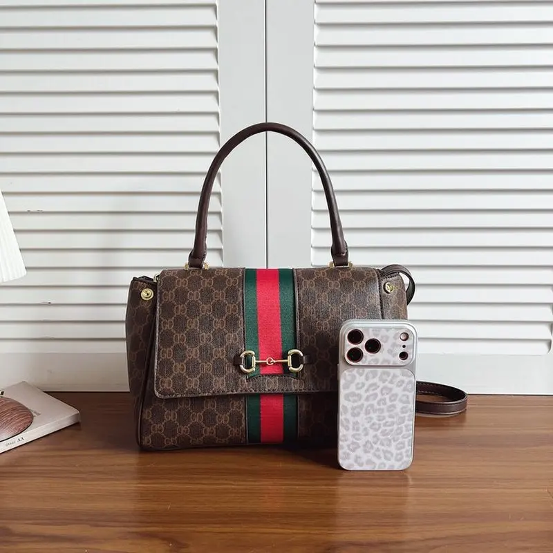 women's handbag，Large Capacity Shoulder Bag，Durable fabric，Safety lock ， compartment，Office and leisure，Perfect Gift