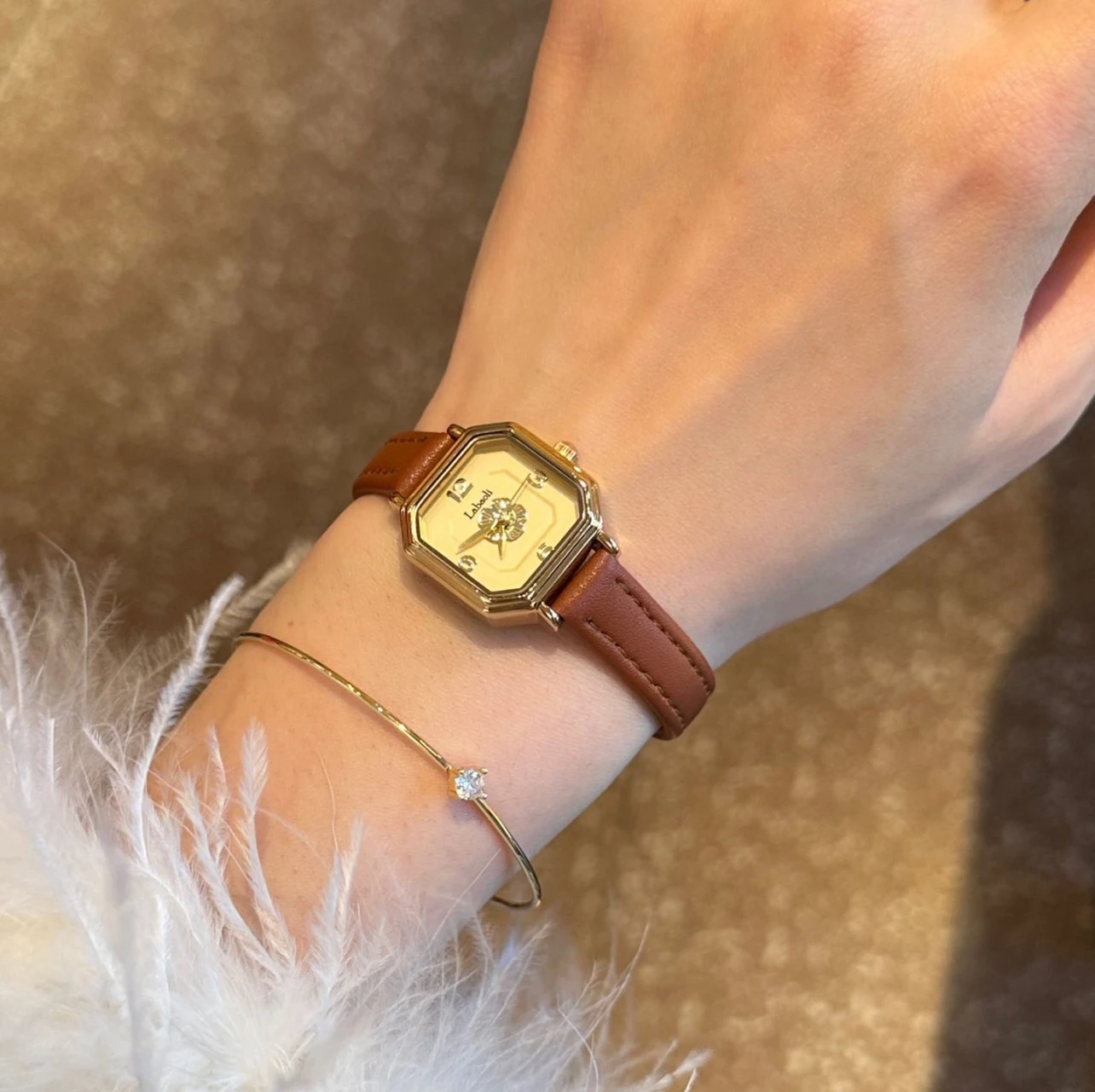Elegant women's watch, classic retro style square dial watch, fashionable women's leather belt quartz watch, women's accessories
