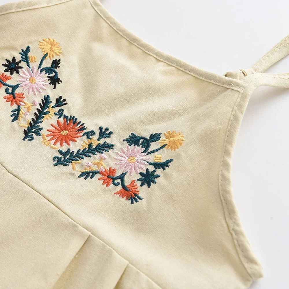 Mono con tirantes bordados con flores, de estilo dulce y adorable, para niñas de 2 a 6 años, ideal para uso diario en casa, en color beige.