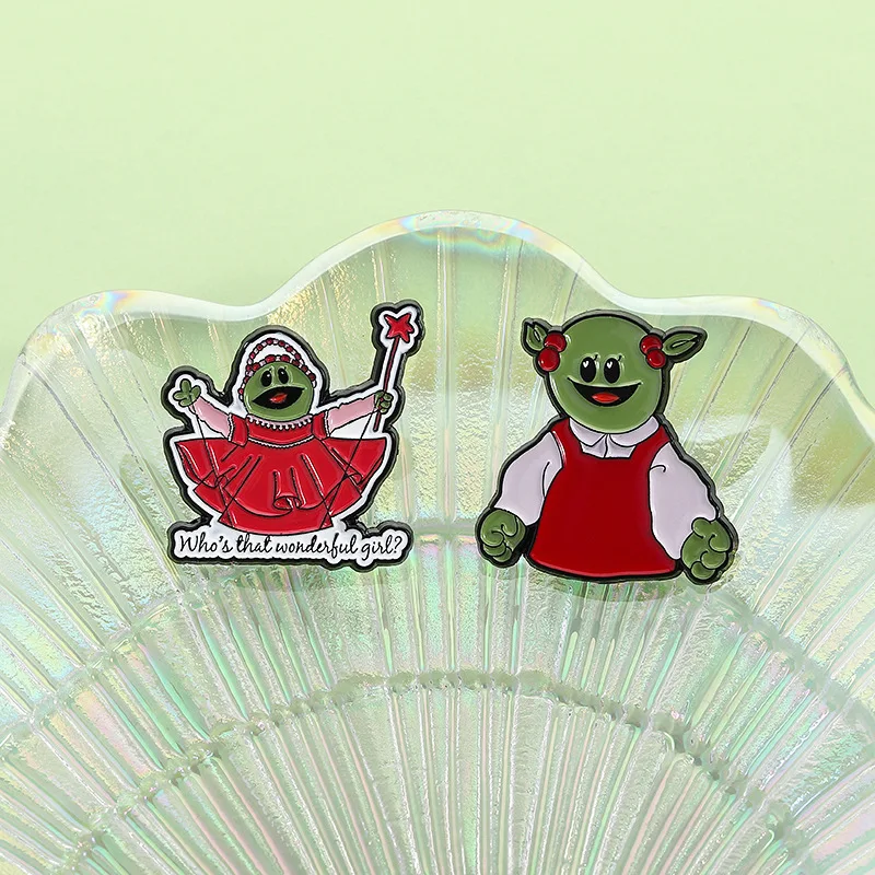 دبوس شارات الكرتون أنيمي الأخضر الوحش سبيكة بروش على الملابس متعة شارة الملابس والاكسسوارات دبابيس لحقائب الظهر المينا دبابيس