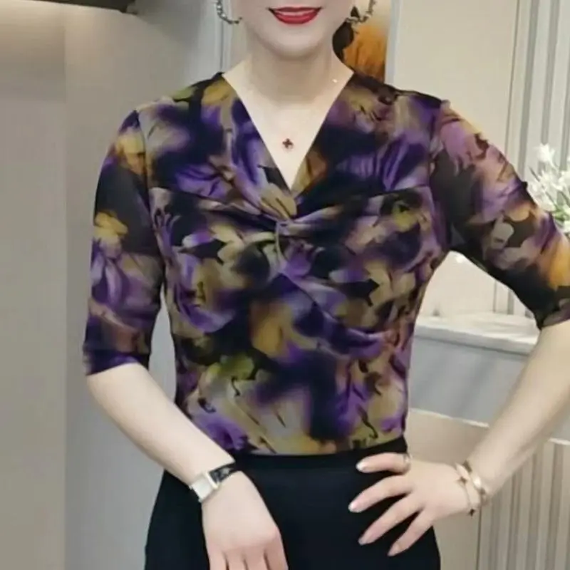 Women's V-neck Twist Front Blouse Abstract Floral Print Half Sleeve Slim Fit Casual Top