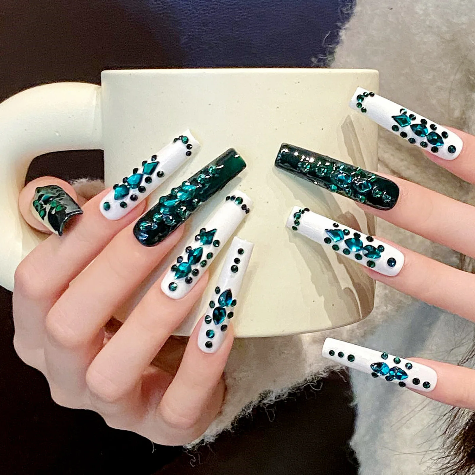 10pcs Handamde Press On Nails Green Long Coffin False Nails Glitter Rhinestone Decors Manicure Fake Nail Tips For Women Girls