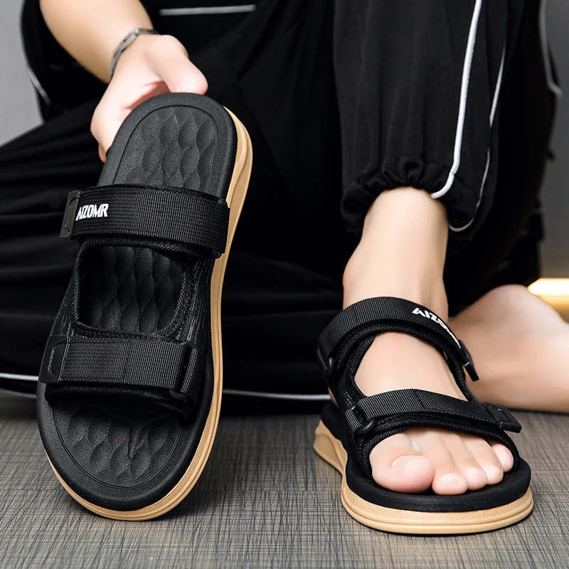 Men's slippers 2025 summer new style sandals, men's summer outerwear, anti-slip, with a feeling of stepping on feces, driving an