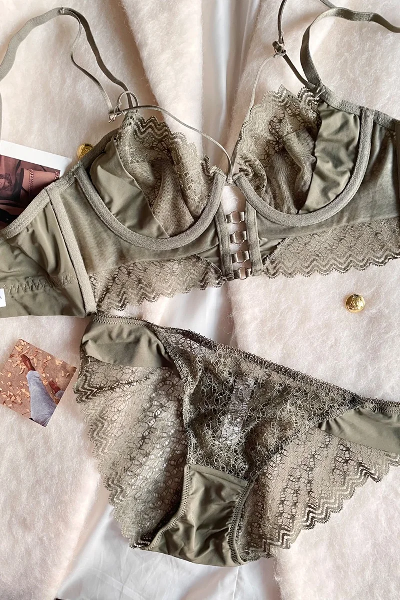 Large breasts show small bra ultra-thin lace lingerie set female underwear sexy straps steel ring black bra panty suit