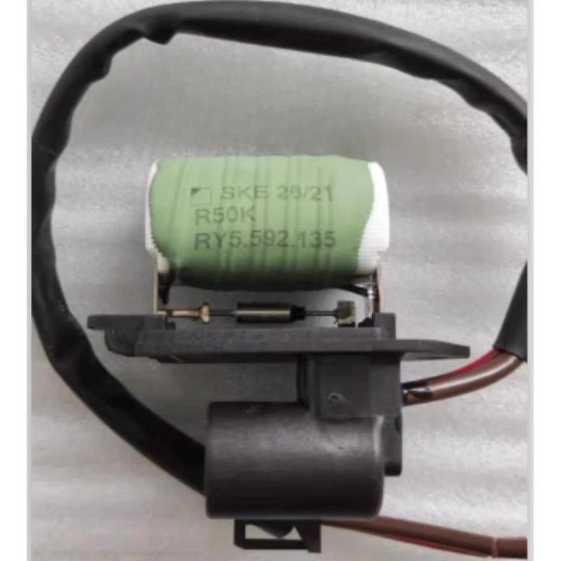 

1pcs For MAXUS G10 V80 PLUS 2.0T Electronic Fan Radiator Fan Speed Control Resistor Controller