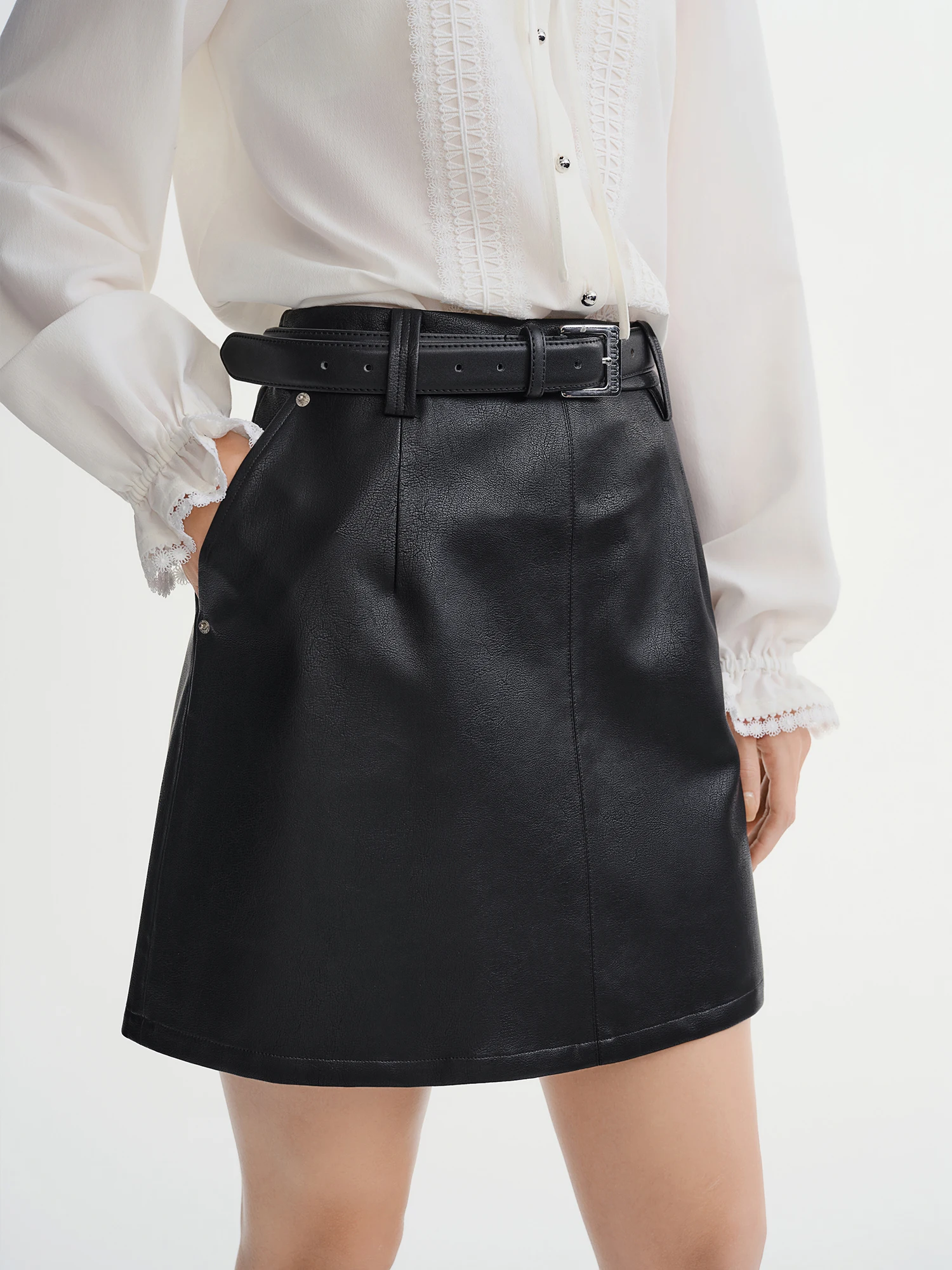 DUSHU Plus-size Women High-waisted A-line Leather Skirt Winter 2025 New Arrival from the Bold Black Brown Collection Half Skirt