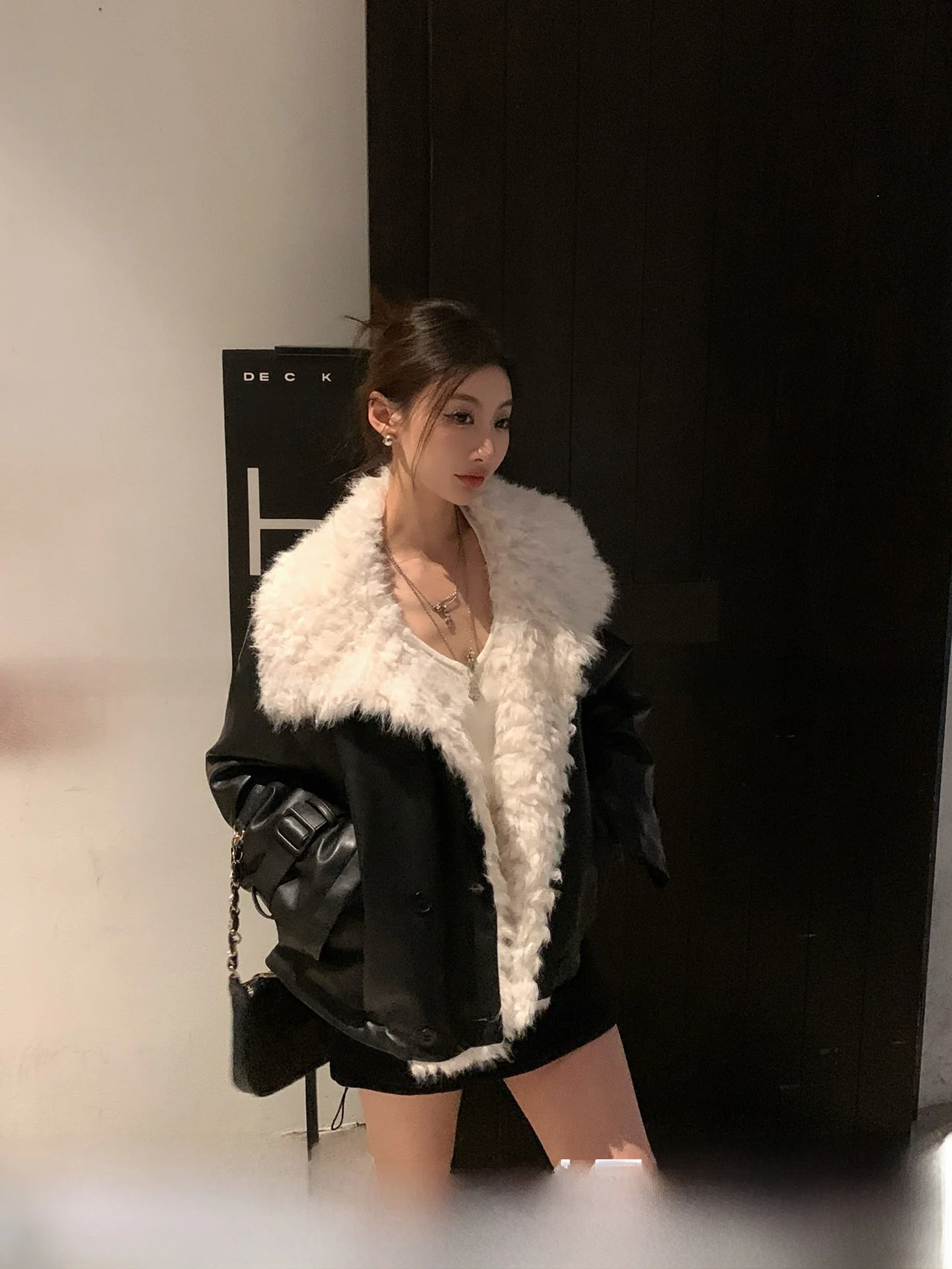 

GV Big Brother American Style Wool Coat with Large Fur Collar Eco-friendly Cotton Inner Warmth Short Outerwear for Women