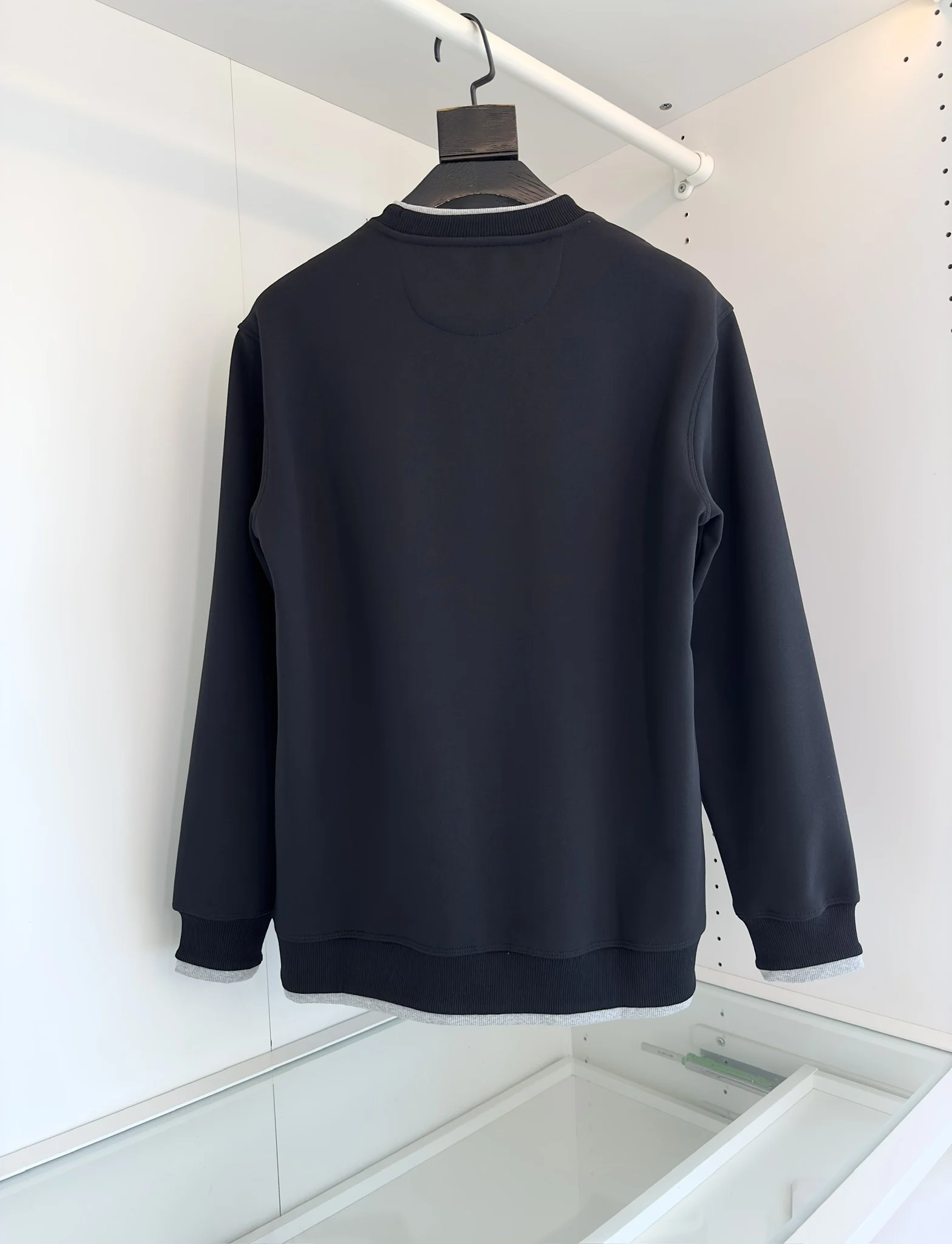 2025 DIKUAutumn and winter men's round neck wool sweater with casual wool blend fabric feels very soft and smooth. Size M-XXXL